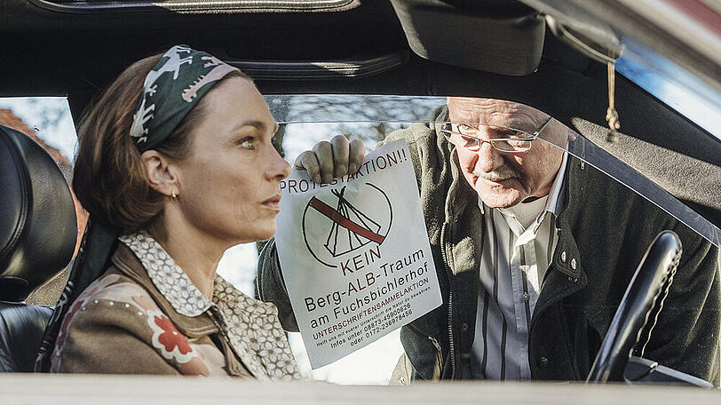 "Zimmer mit Stall: Berge versetzen": Barthl (Friedrich von Thun) und Sophie (Aglaia Szyszkowitz) müssen zusammenarbeiten.
