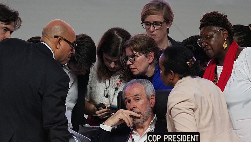 Nachdenklich beim Abschlussplenum: der brasilianische COP-Präsident.