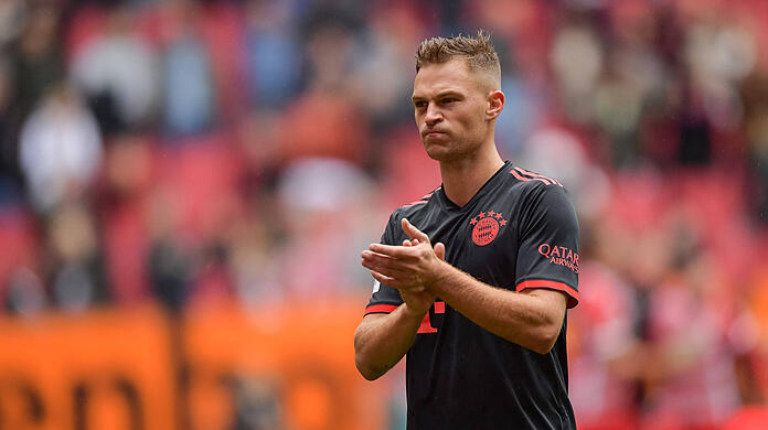 Joshua Kimmich war nach der Pleite gegen Augsburg bedient.