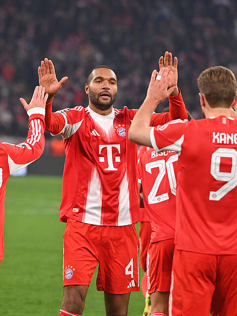 Aush&auml;ngeschild in Deutschland: Der FC Bayern eilt von Sieg zu Sieg.