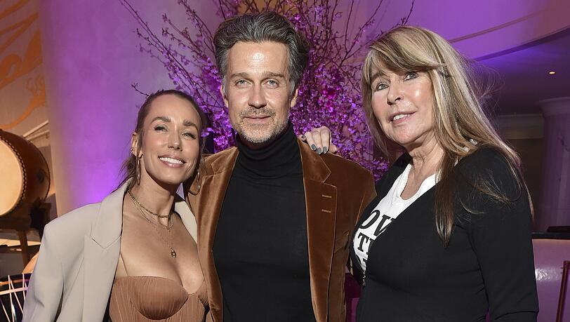 Wayne Carpendale mit Noch-Ehefrau Annemarie und Mutter Claudia. Wayne Carpendale mit Noch-Ehefrau Annemarie und Mutter Claudia.