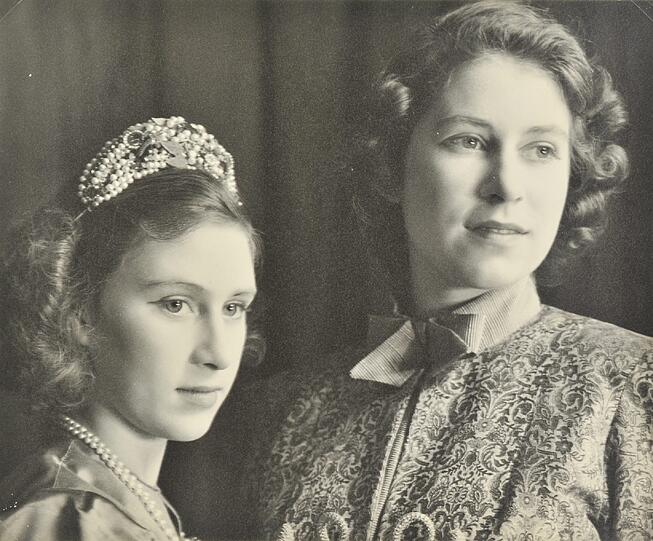 Die Prinzessinen Elizabeth und Margaret im Jahr 1943.