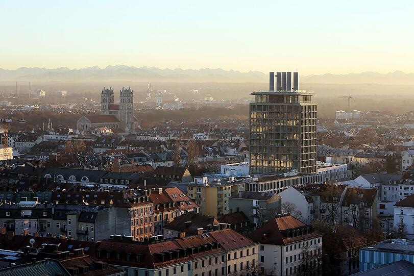 Hinter dem "The Seven" sind die Alpen zu erkennen.