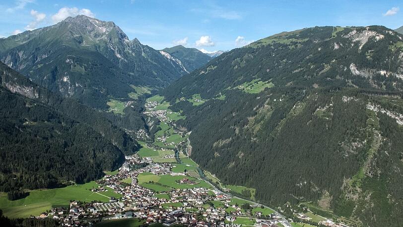 Beliebt zum Wandern: Das Zillertal - zu sehen sind im Vordergrund Teile der Gemeinde Mayrhofen (Symbolfoto).