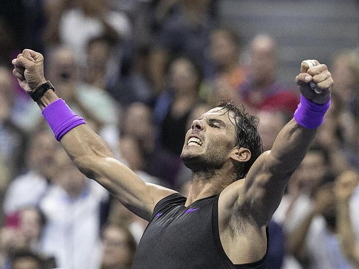 Rafael Nadal feiert seinen Sieg gegen Marin Cilic.