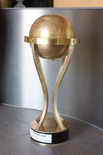 So wird der Uli-Hoeneß-Cup hergestellt: Die Bilder aus der Goldschmiede von Andreas Bachmeier