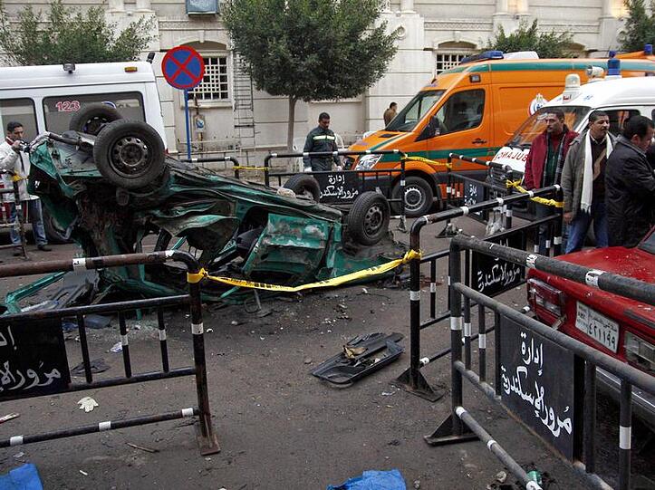Mit einem Auto sprengte sich der Selbstmordattentäter in Alexandria in die Luft