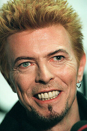 David Bowie und seine große Pupille: Das Auge des exzentrischen Sängers wurde einst bei einer Prügelei verletzt.