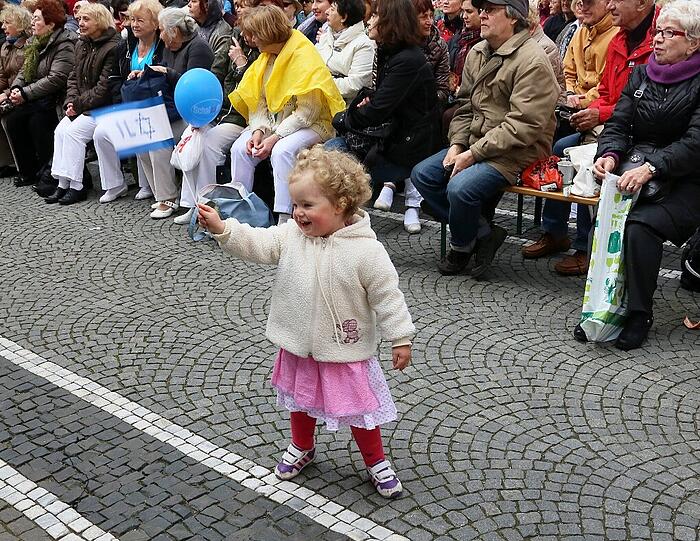 Mit vielen Tanzdarbietungen und Live-Musik wurde vergangenen Woche auf dem Odeonsplatz der Israeltag gefeiert. Die Bilder...