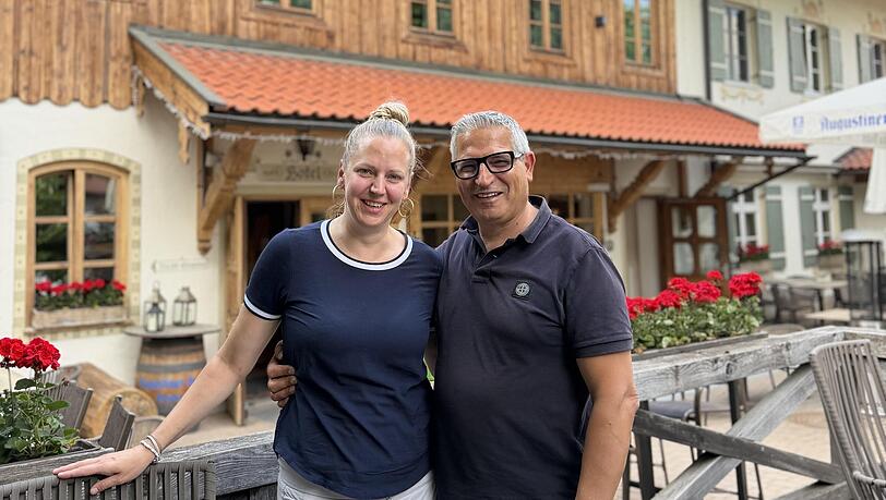 Denisa und Ottavio Carrera sind die neuen Wirte im Tegernseer Hof in Gmund am Tegernsee. Denisa und Ottavio Carrera sind die neuen Wirte im Tegernseer Hof in Gmund am Tegernsee.