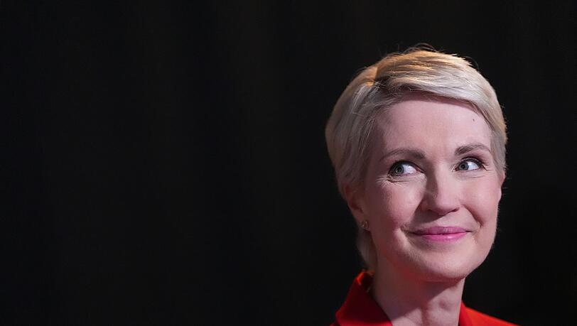 Schwesig könnte wohl weiterregieren, braucht aber zwei Partner. Schwesig könnte wohl weiterregieren, braucht aber zwei Partner.