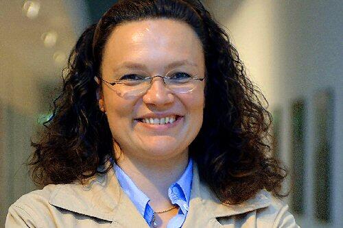 Andrea Nahles muss in Zukunft Familie und Beruf unter einen Hut bekommen.