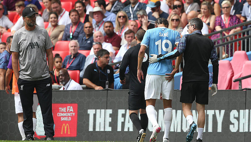 Verletzt nach 12 Minuten ausgewechselt: Leroy Sané beim Community Shield gegen Liverpool. Verletzt nach 12 Minuten ausgewechselt: Leroy Sané beim Community Shield gegen Liverpool.