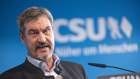 Markus Söder, CSU-Vorsitzender und bayerischer Ministerpräsident, gibt auf einer Pressekonferenz die Namen seiner Kandidatinnen und Kandidaten für das Bundeskabinett bekannt.