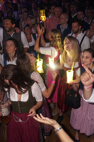 Die "Nacht der Tracht" 2018 auf dem Nockherberg. Die schönsten Fotos von der Kultveranstaltung.