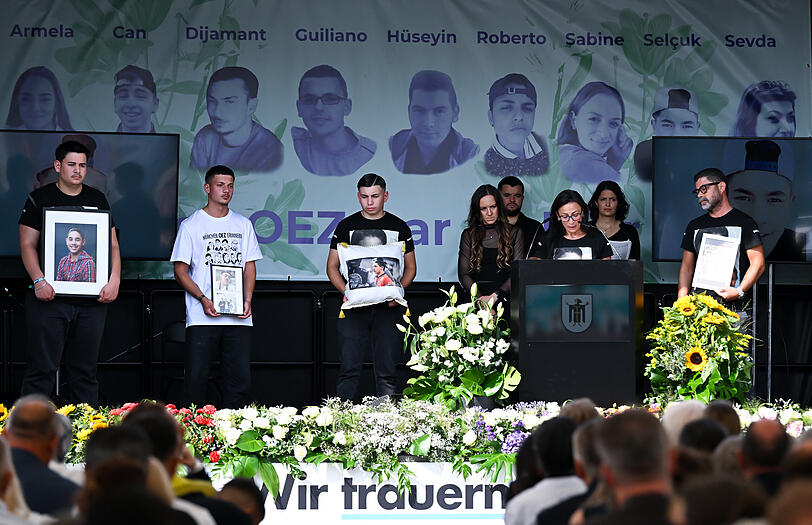 Angehörige der Opfer am Gedenktag des OEZ-Attentats. Angehörige der Opfer am Gedenktag des OEZ-Attentats.