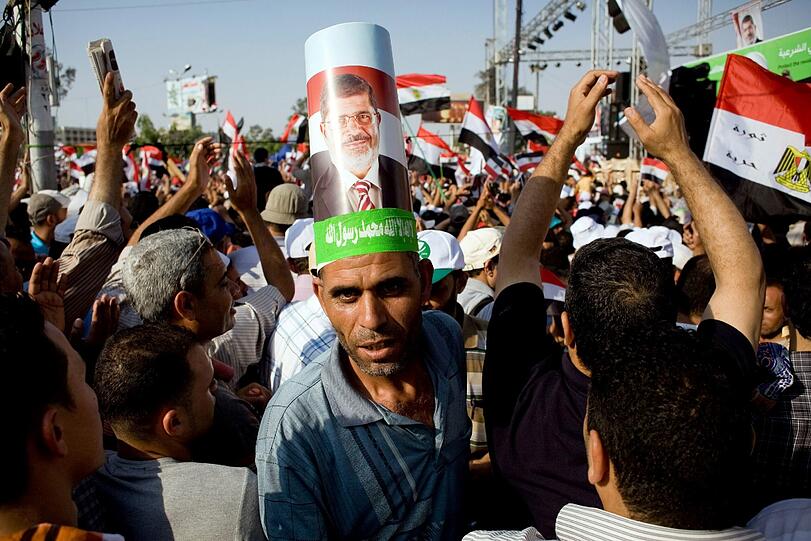 Ausnahmezustand am auf dem Tahrir-Platz in Kairo. Millionen Menschen feiern die Absetzung von Mohammed Mursi durch das ägyptische Militär.