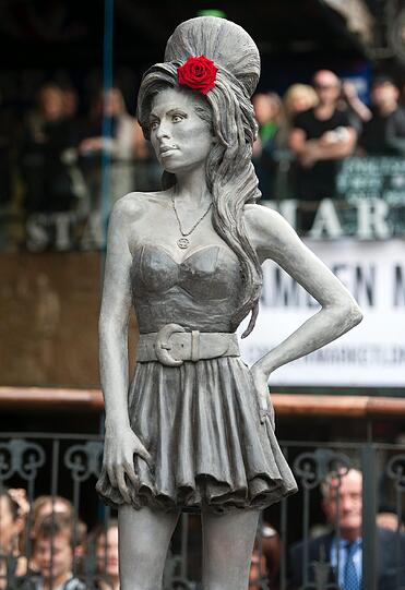 Der Soul-Röhre Amy Winehouse ist in ihrer Heimatstadt London ein Denkmal gesetzt worden.