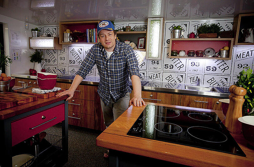 Jamie Oliver will im Dezember verraten, wo genau in München er sein Restaurant eröffnet.