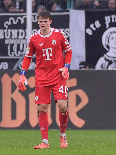 Blieb in Gladbach ohne Gegentor: Jonas Urbig.