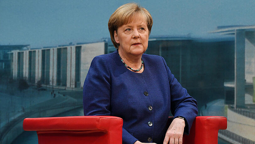 Angela Merkel sprach beim Sommerinterview mit den Moderatoren Tina Hassel und Thomas Baumann in der ARD.
