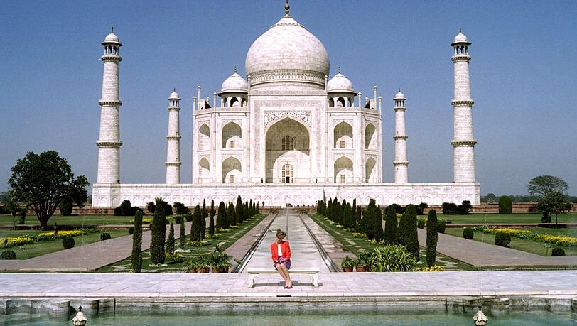 Prinzessin Diana vor dem Taj Mahal am 11. Februar 1992.