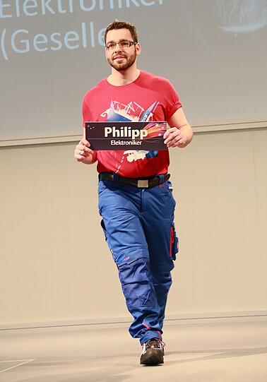 Philipp Leinfelder (26), Elektroniker und Aufzugsbauer.