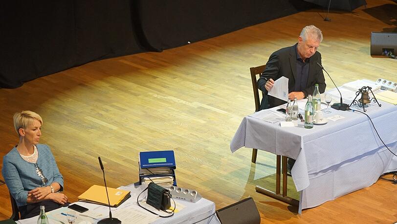 Ernste Angelegenheit: Katrin Habenschaden und Dieter Reiter am Mittwoch. Ernste Angelegenheit: Katrin Habenschaden und Dieter Reiter am Mittwoch.
