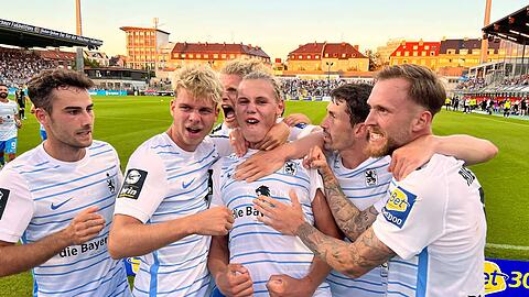 Der TSV 1860 gewinnt gegen Meppen mit 4:0.