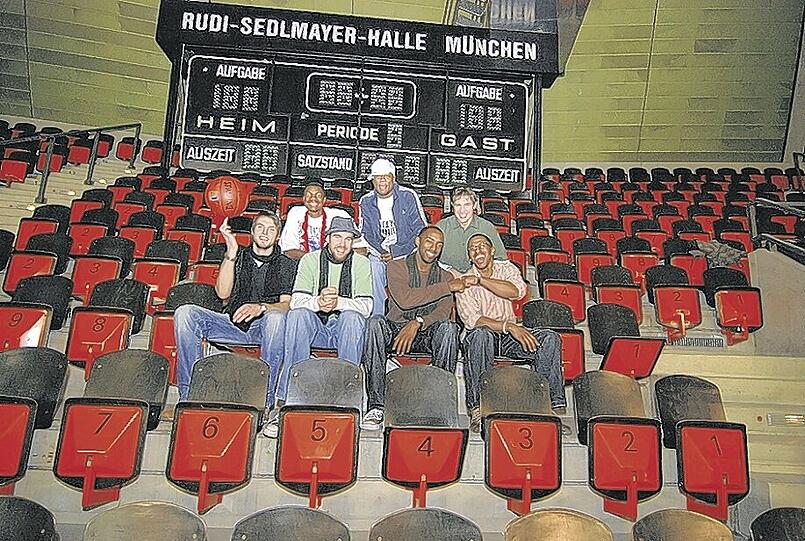Hier lässt sich&rsquo;s leben, spielen, aushalten: Bayerns Basketballer haben die Rudi-Sedlmayer-Halle bereits inspiziert.
