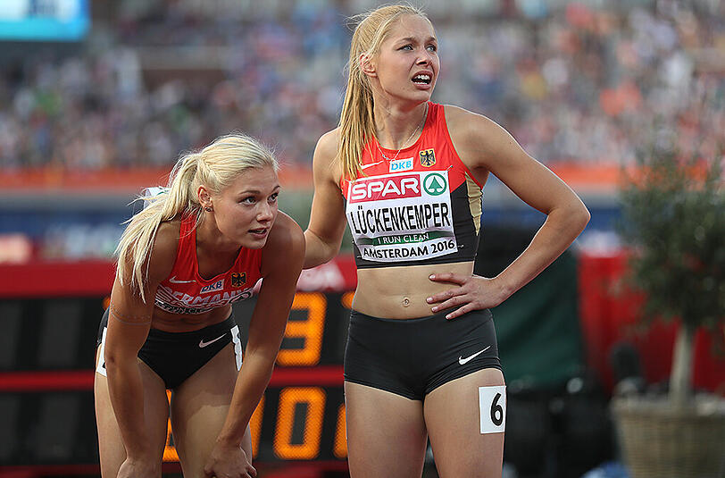 Die deutschen 200-m-Läuferinnen Lisa Mayer und Gina Lückenkemper (rechts).