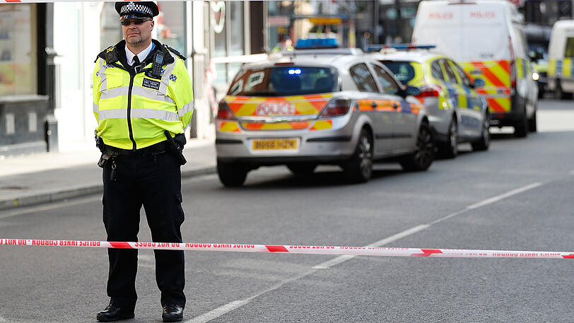 Terror-Alarm in London: In einer U-Bahn kam es zu einer Explosion, die Polizei ist mit einem Riesen-Aufgebot vor Ort. Die Bilder.