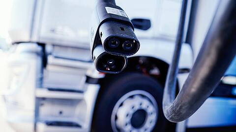 Elektrische Lkws auf deutschen Autobahnen sind eine absolute Seltenheit.