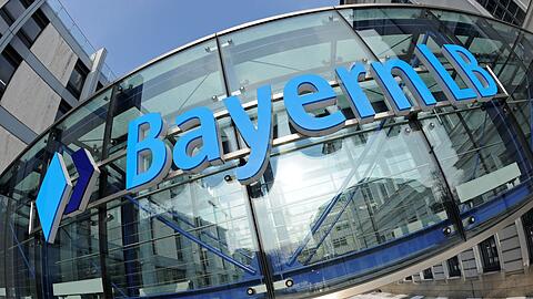 Die BayernLB hat im ersten Halbjahr mehr Gewinn gemacht. (Archivbild)