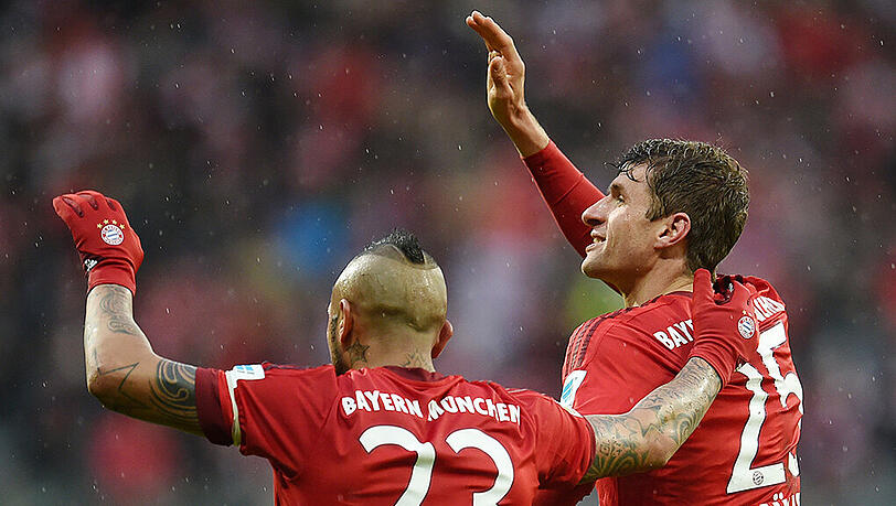 Arturo Vidal (l.) und Thomas Müller jubeln nach dem 2:1-Führungstreffer. Arturo Vidal (l.) und Thomas Müller jubeln nach dem 2:1-Führungstreffer.