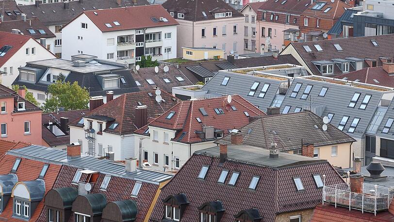Stuttgart ist für Häuslekäufer die zweitteuerste Stadt. Stuttgart ist für Häuslekäufer die zweitteuerste Stadt.
