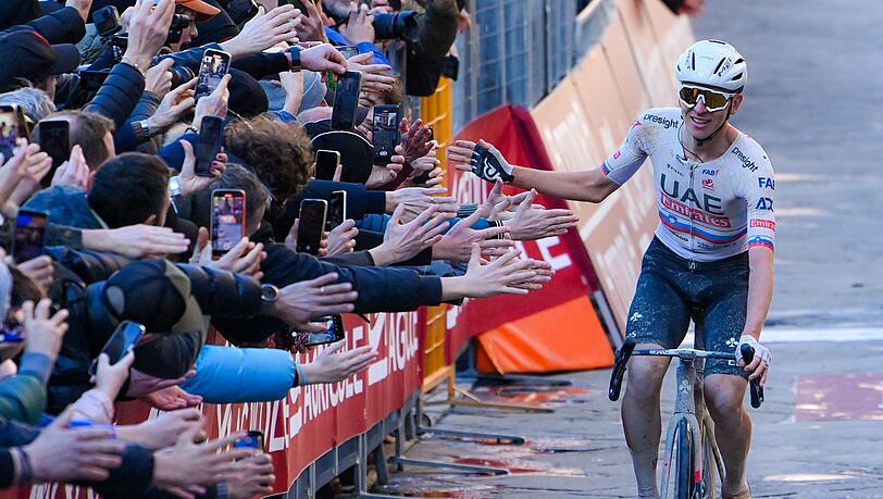 Tadej Pogacar bereitet sich bei der Katalonien-Rundfahrt auf den Giro d'Italia vor.