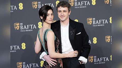Paul Mescal kam mit Freundin Gracie Abrams zur BAFTA-Verleihung.