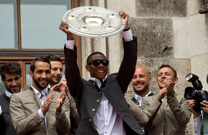 Der FC Bayern feierte am Pfingstsonntag die doppelte Meisterschaft. Die Bilder vom Rathausbalkon am Marienplatz.