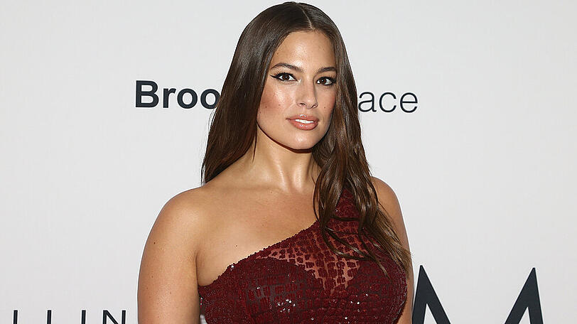 Ashley Graham wählt eine für sie neue Form des Fan-Austauschs