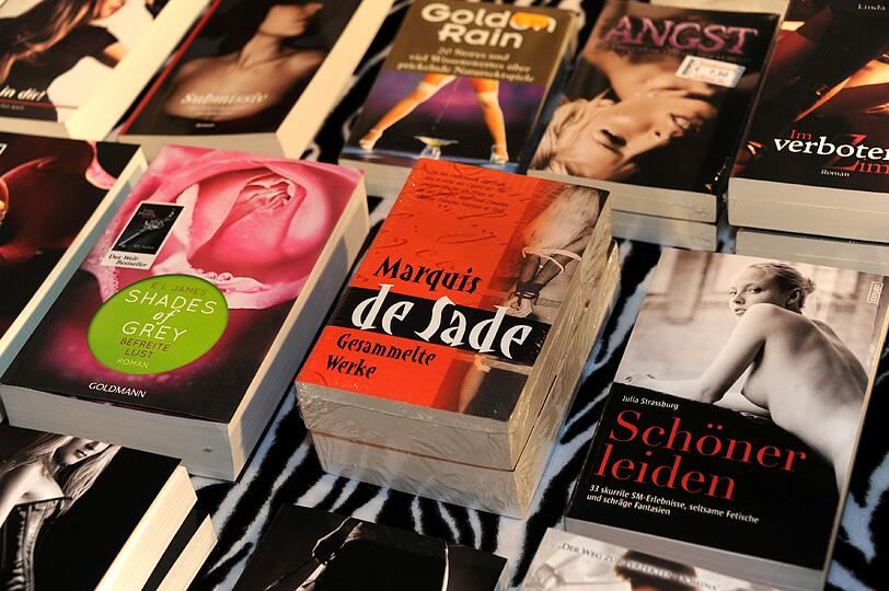 Nach dem Bestseller-Erfolg von "Shades of Grey" ist erotische Prosa im Trend.