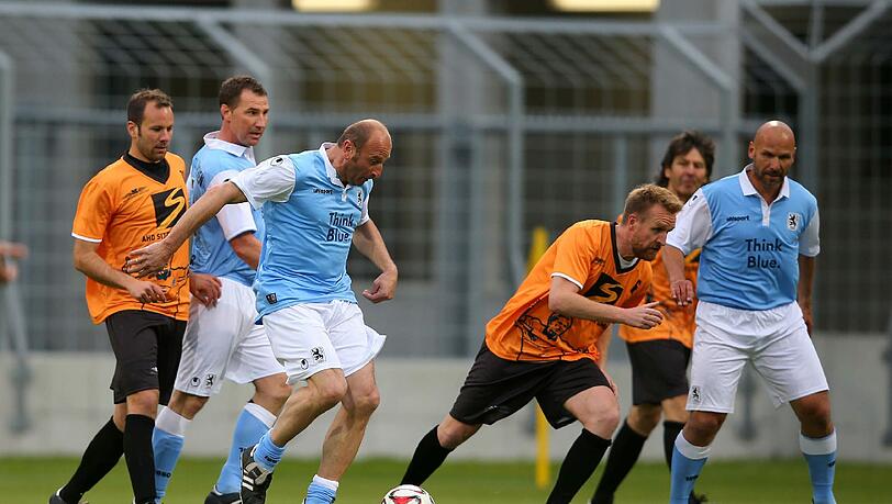 Die Bilder vom Benefiz-Spiel zugunsten von Olaf Bodden aus dem Grünwalder Stadion. Die Bilder vom Benefiz-Spiel zugunsten von Olaf Bodden aus dem Grünwalder Stadion.