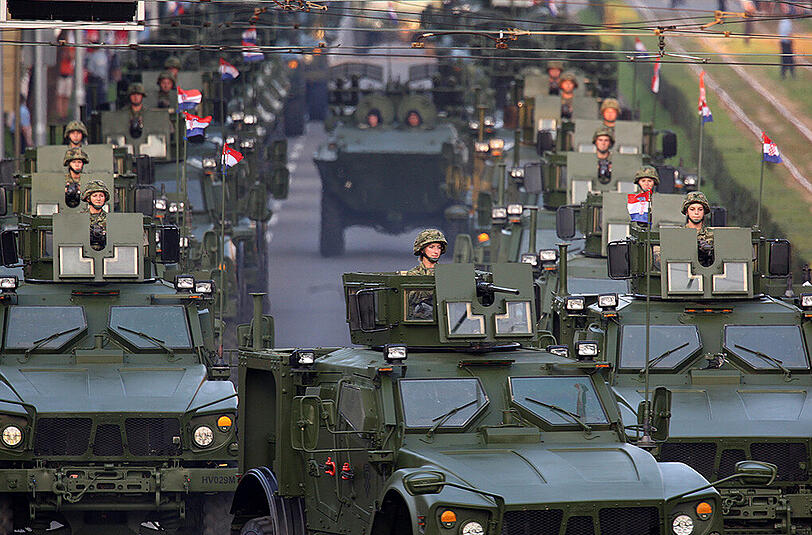 Militärparade in Zagreb.