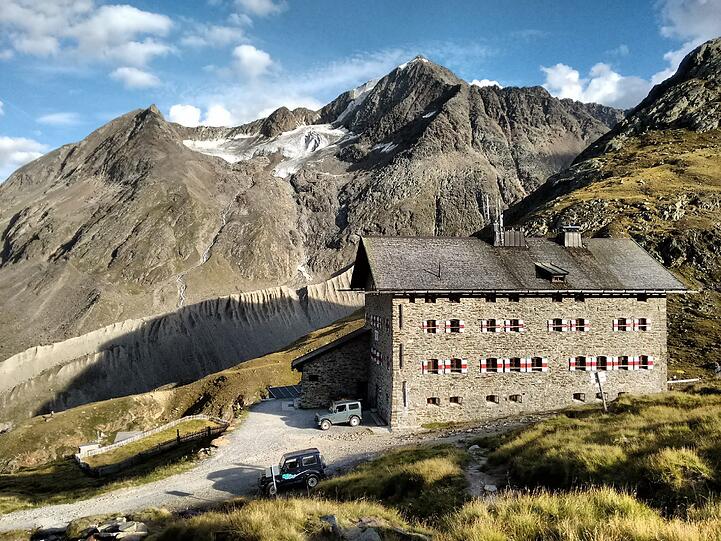 Das Ziel der Wanderung: Die Martin-Busch-Hütte im Niederen Tal oberhalb von Vent.