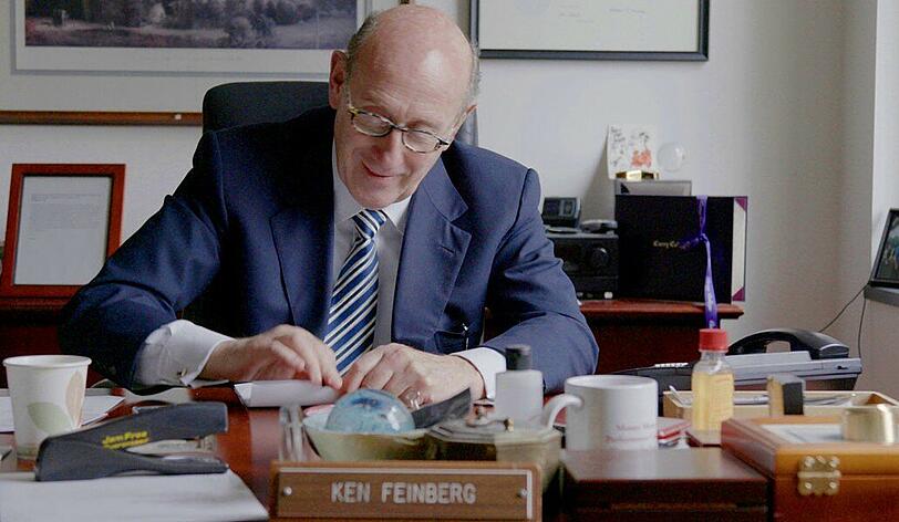 Ken Feinberg beurteilt seit 34 Jahren, wie ein Menschenleben in Bargeld aufzuwiegen ist.