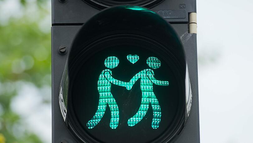 Die Ampelpärchen sind sehr beliebt. Die Ampelpärchen sind sehr beliebt.