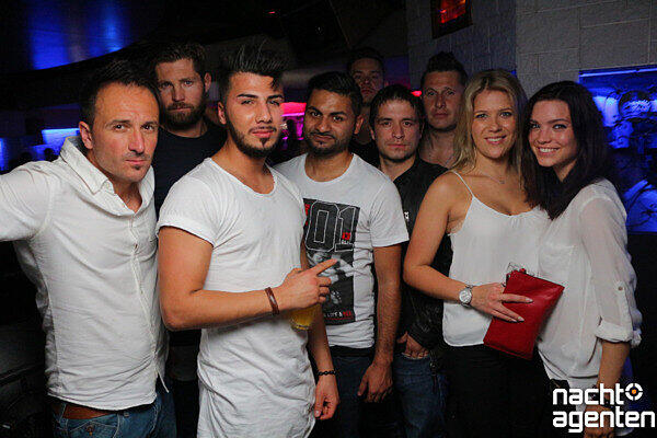 Bei der Reihe "Garden & Restaurant" im Crown's Club gibt es Hip-Hop- und R'n'B-Musik auf die Ohren.