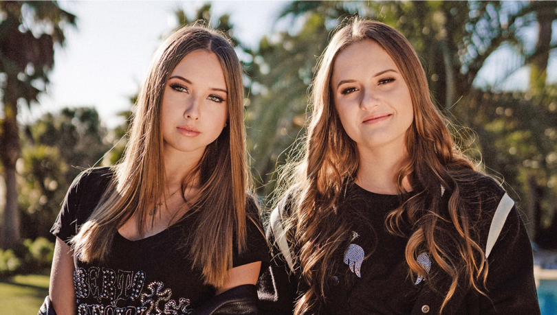 Sind mittlerweile Teenager: Shania und Davina Geiss. Sind mittlerweile Teenager: Shania und Davina Geiss.