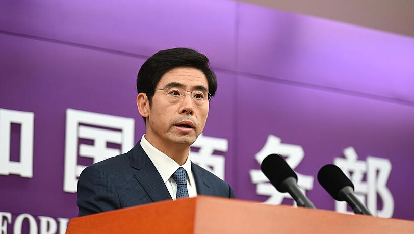 Der Sprecher des chinesischen Handelsministeriums rechtfertigte das Vorgehen Pekings. (Archivbild) Der Sprecher des chinesischen Handelsministeriums rechtfertigte das Vorgehen Pekings. (Archivbild)