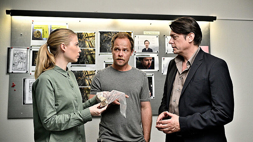 "Die Toten vom Bodensee: Fluch aus der Tiefe": Michael Oberländer (Matthias Koeberlin, M.), Hannah Zeiler (Nora Waldstätten) und Thomas Komlatschek (Hary Prinz)